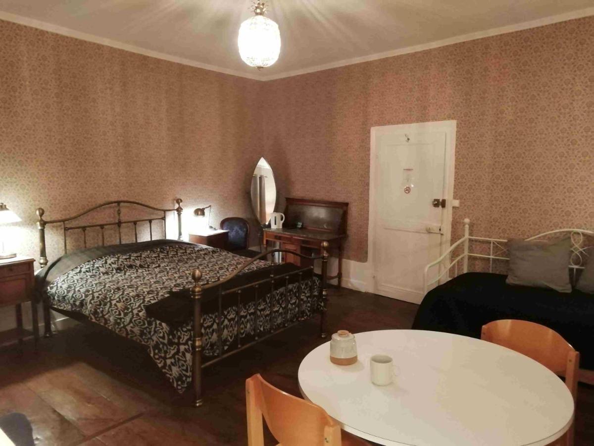 3 Place Des Arbres, Chambres D'Hotes, Felletin Екстериор снимка